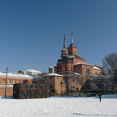 Отель Ciudad De Alcala Алькала-де-Энарес Экстерьер фото